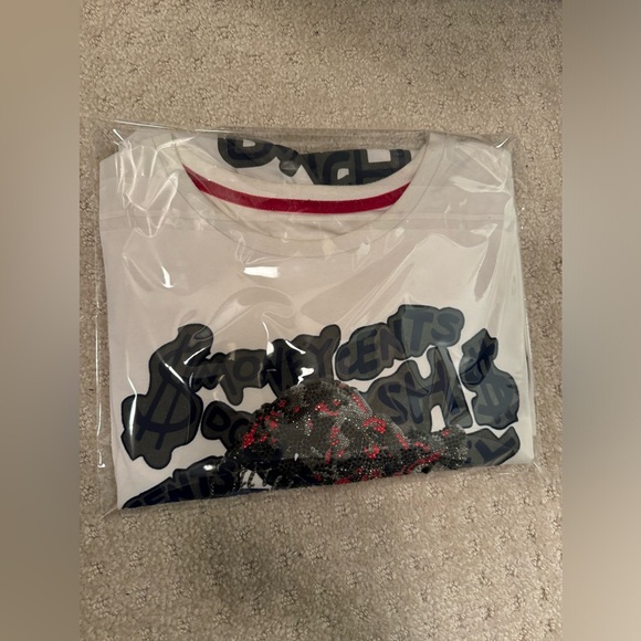 D - Rich Clothing - Picture 13 of 13